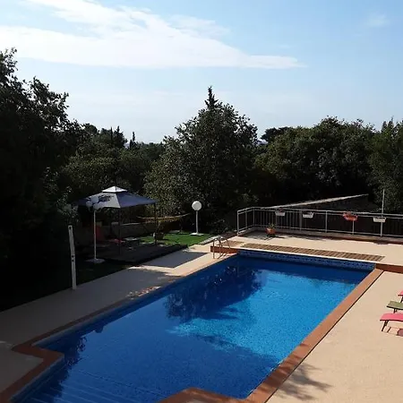 Holiday home Les Du Mas Des Cigales