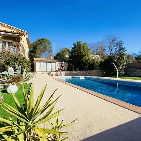 Holiday home Les Du Mas Des Cigales *