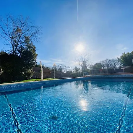 Les Du Mas Des Cigales Holiday home *